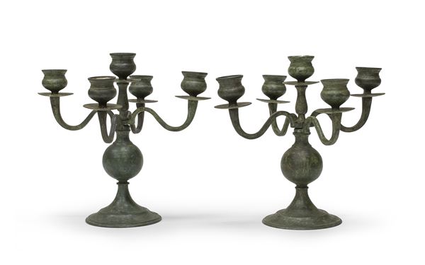 COPPIA DI PICCOLI CANDELABRI IN BRONZO, INDIA