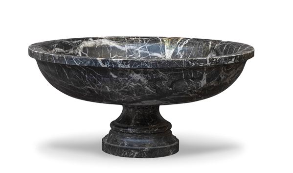 VASCA IN MARMO AFRICANO, XVIII SECOLO