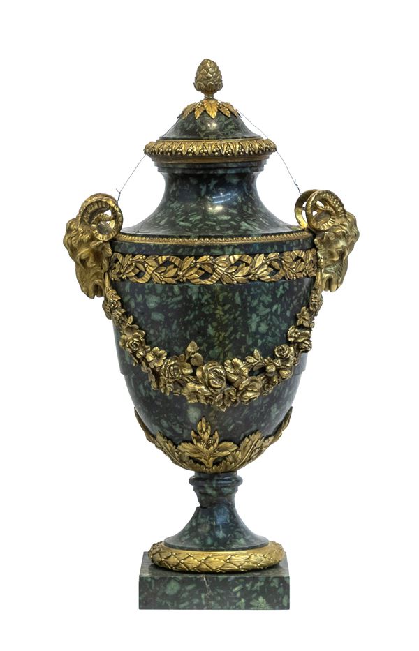 VASO IN MARMO SERPENTINO E BRONZO, INIZI XIX SECOLO