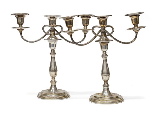 COPPIA DI CANDELABRI IN SILVERPLATED, INGHILTERRA