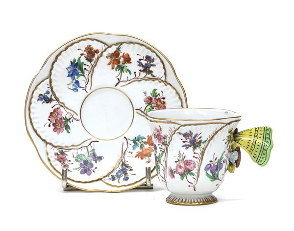 TAZZA E PIATTINO IN PORCELLANA, SEVRES