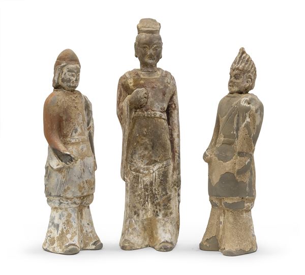 TRE SCULTURE IN TERRACOTTA CINA, PROBABILMENTE HAN (206 A.C. - 220 D.C.)