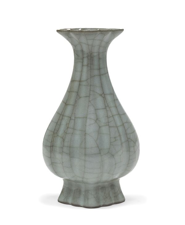 VASO IN CERAMICA CELADON, CINA XX SECOLO