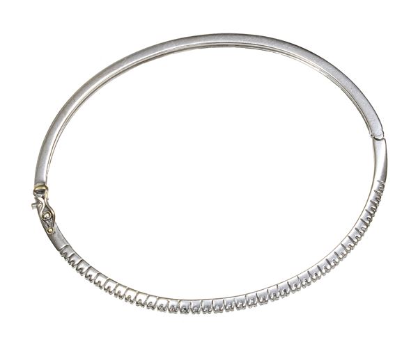 BRACCIALE RIGIDO CON BRILLANTI