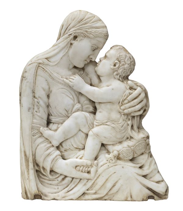 BASSORILIEVO IN MARMO MADONNA CON BAMBINO, XIX SECOLO