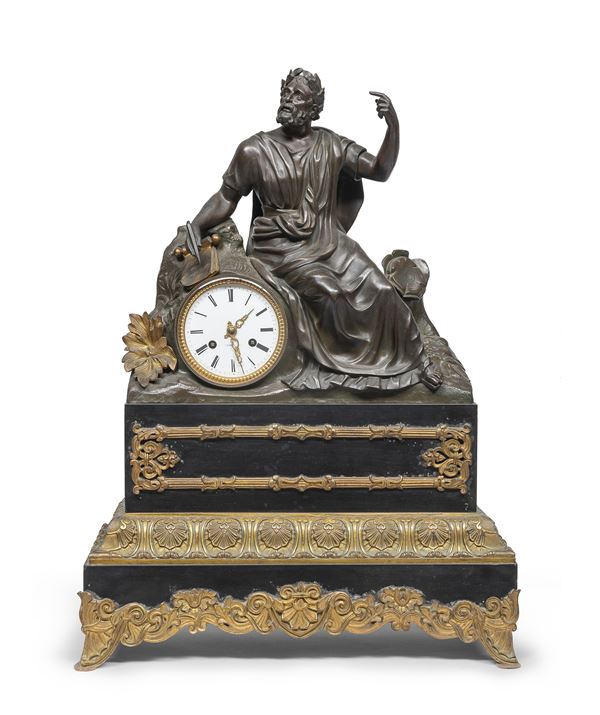 OROLOGIO DA TAVOLO IN BRONZO E MARMO, INIZI XIX SECOLO