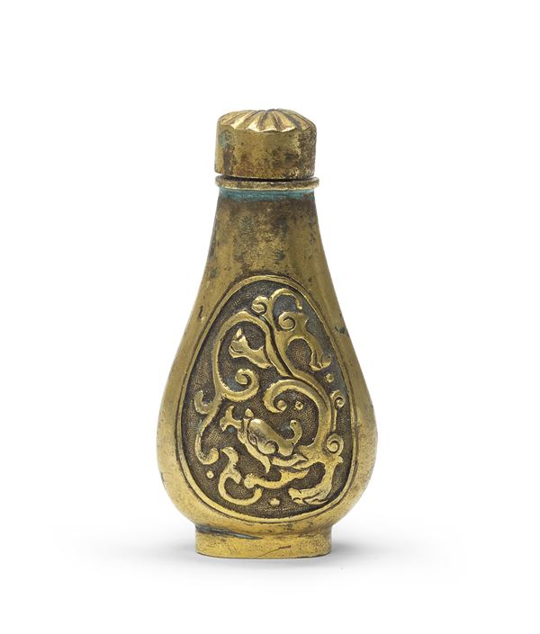 SNUFF BOTTLE IN BRONZO DORATO, CINA INIZI XX SECOLO