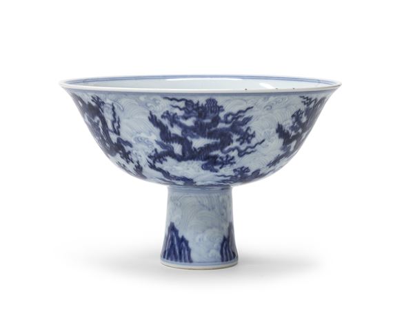 BELLA COPPA A STELO IN PORCELLANA, CINA XIX SECOLO