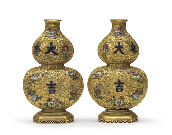 COPPIA DI VASI DA PARETE, CINA XIX SECOLO