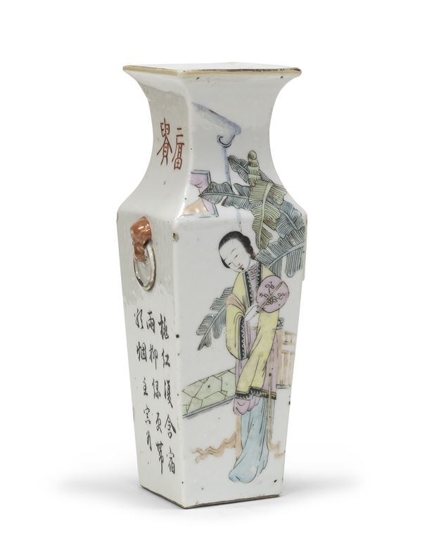 VASO IN PORCELLAN, CINA PRIMA META' XX SECOLO