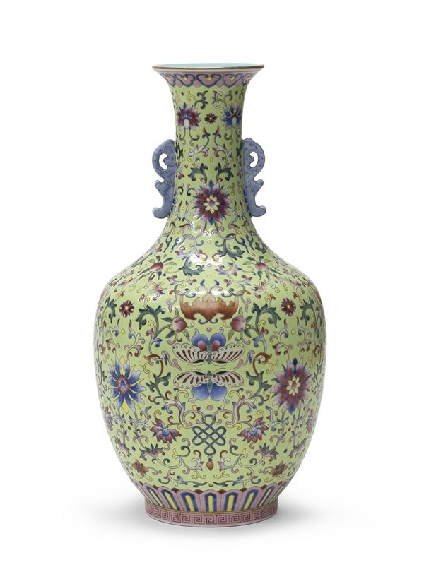 VASO IN PORCELLANA, CINA XIX SECOLO