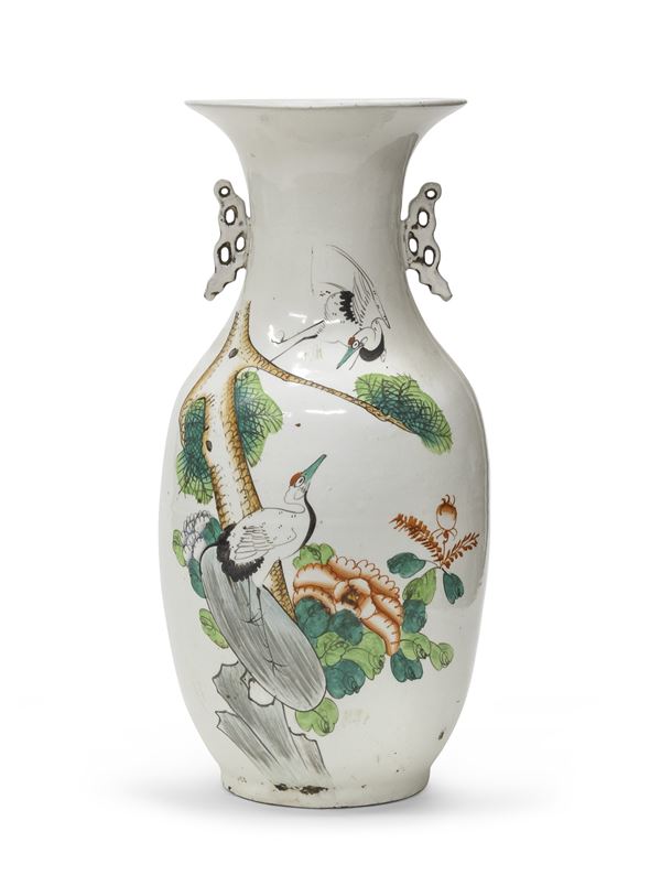 VASO IN PORCELLANA, CINA XX SECOLO