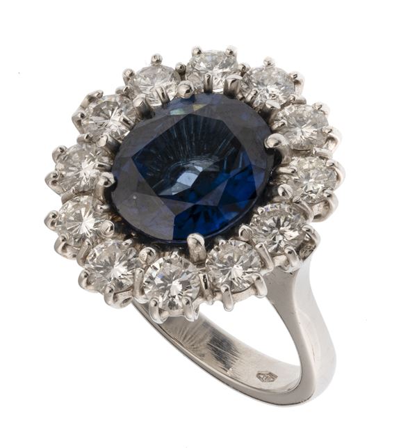 ANELLO CON ZAFFIRO E BRILLANTI