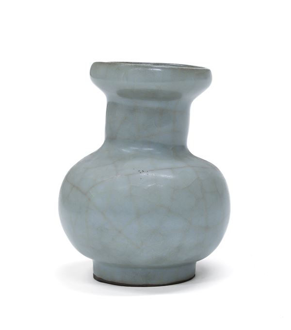 PICCOLO VASO IN PORCELLANA AD INVETRIATURA CELADON CRACKLE', CINA PRIMA META' XX SECOLO