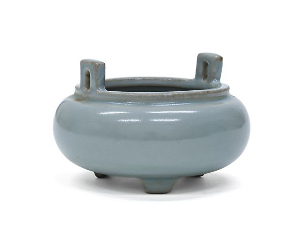 PICCOLO INCENSIERE IN PORCELLANA AD INVETRIATURA CELADON, CINA XX SECOLO