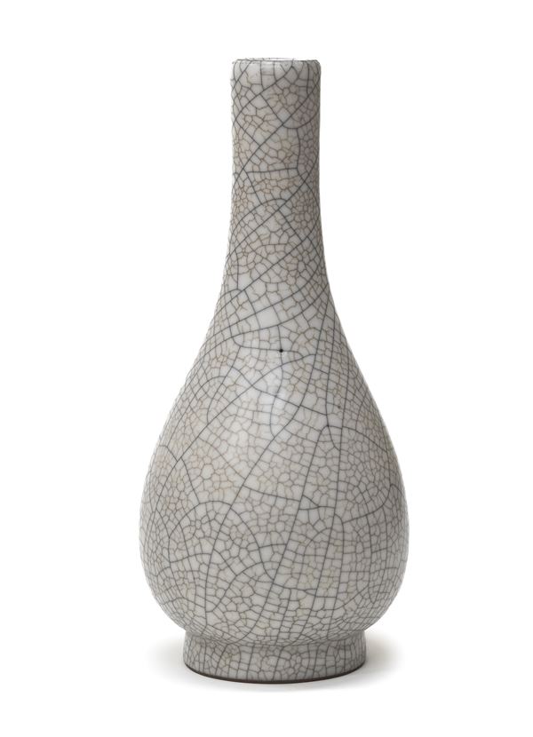 VASO IN PORCELLANA AD INVETRIATURA CRACKLE', CINA, FINE XIX-INIZIO XX SECOLO