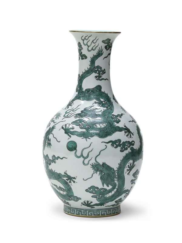 VASO IN PORCELLANA A SMALTI POLICROMI, CINA PRIMA META' XX SECOLO
