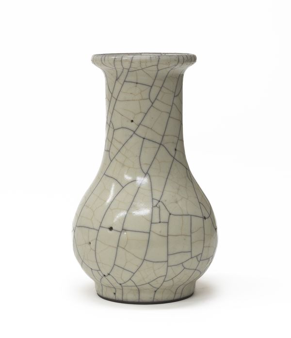 PICCOLO VASO IN PORCELLANA AD INVETRIATURA CRACKLE', CINA XX SECOLO