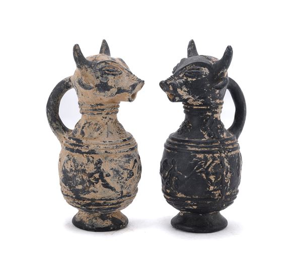 COPPIA DI OINOCHOE DI STILE ARCHEOLOGICO  - Asta ASTA 287 - ANTIQUARIATO E ARTE ASIATICA - Casa d'Aste Babuino