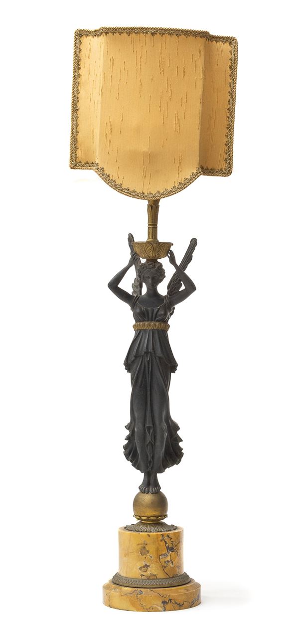 CANDELABRO IN BRONZO, PERIODO IMPERO  - Asta ASTA 287 - ANTIQUARIATO E ARTE ASIATICA - Casa d'Aste Babuino