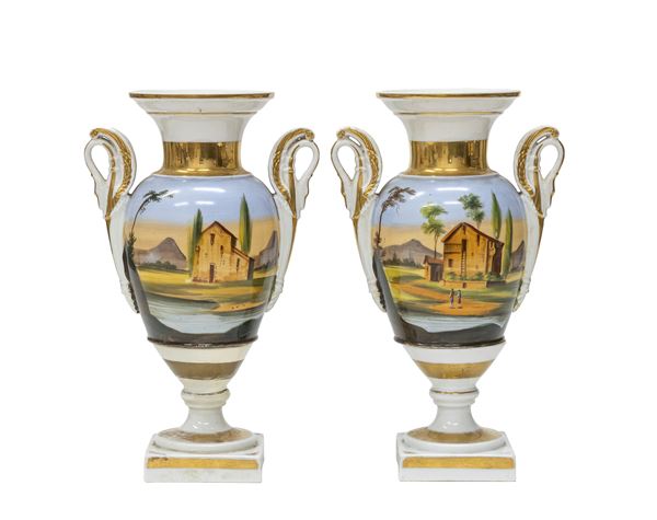 COPPIA DI VASI IN PORCELLANA, XIX SECOLO