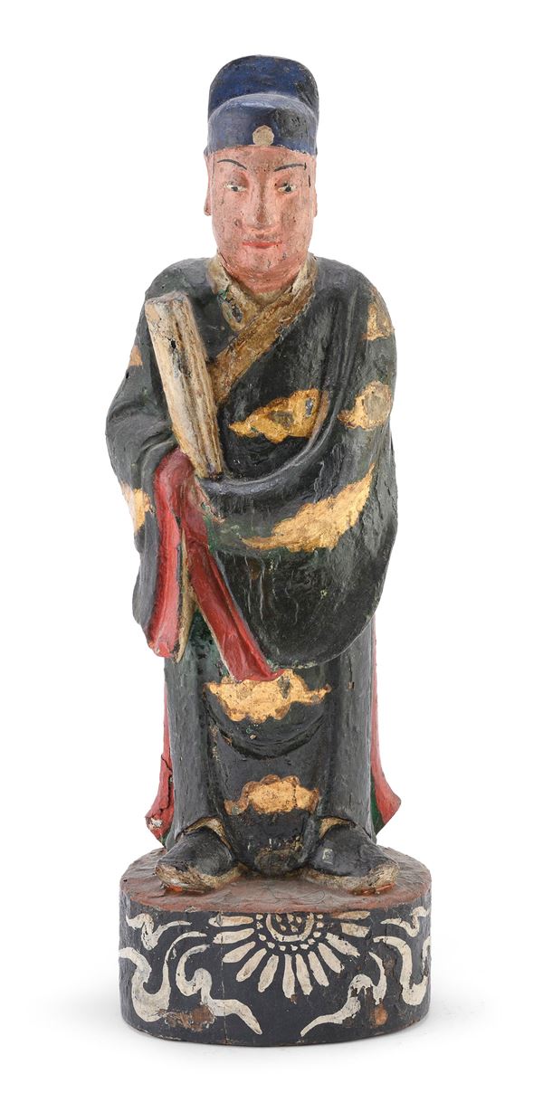 SCULTURA DI LETTERATO IN LEGNO DIPINTO, CINA