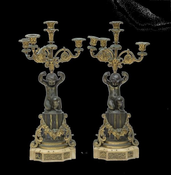 COPPIA DI CANDELABRI IN BRONZO, XIX SECOLO