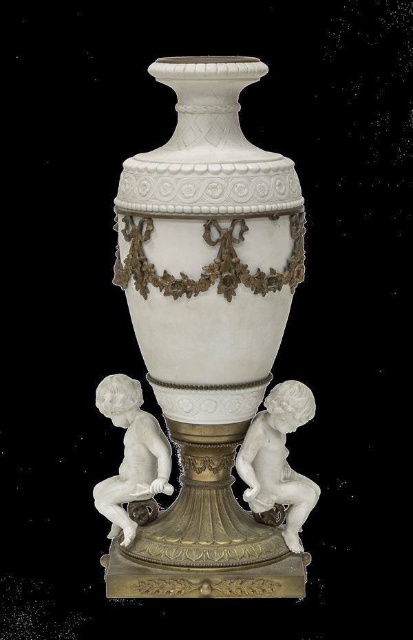 VASO IN BISCUIT E BRONZO, XIX SECOLO