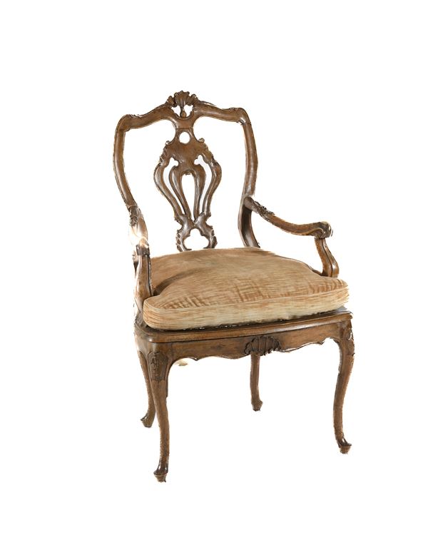 POLTRONCINA IN NOCE, STILE VENEZIANO