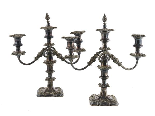 COPPIA DI CANDELABRI IN SHEFFIELD, INGHILTERRA