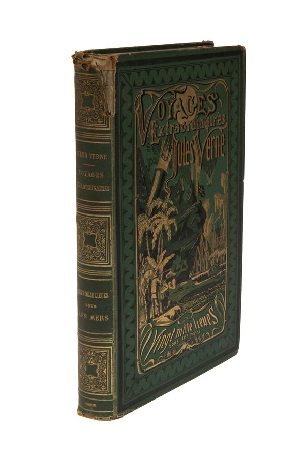 UN VOLUME GIULIO VERNE