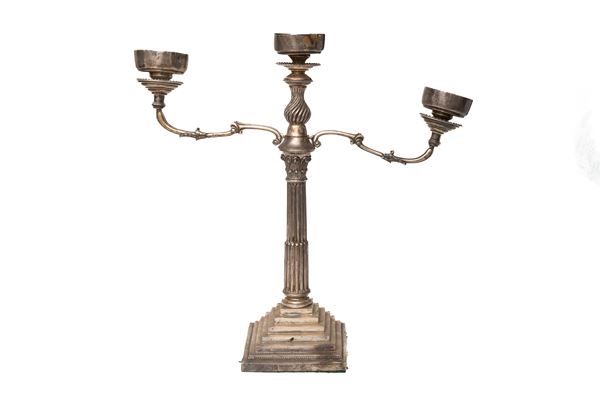 CANDELABRO IN ARGENTO, PUNZONI INDIA MADRAS 1890 ca.