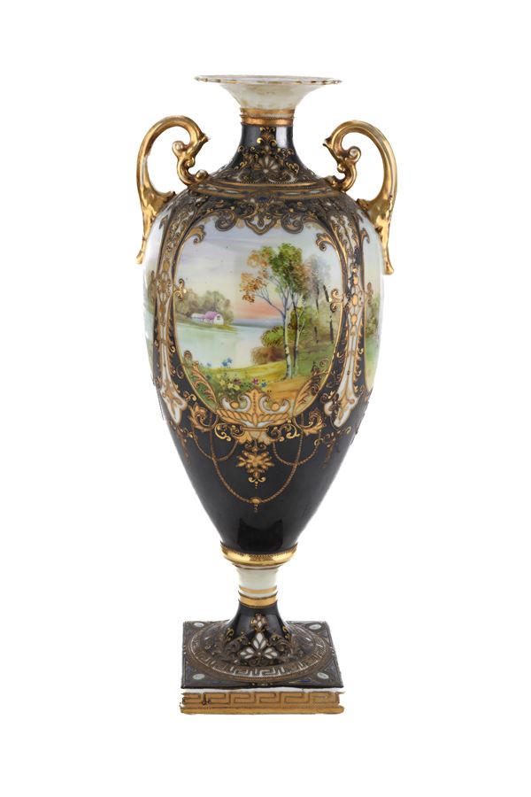 VASO IN PORCELLANA, PRODUZIONE GIAPPONESE XX SECOLO