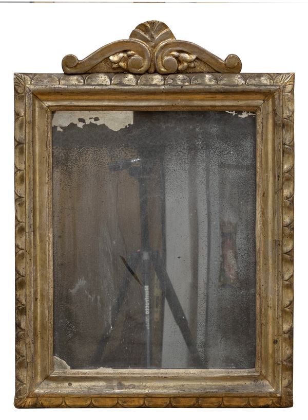 PICCOLA SPECCHIERA IN LEGNO DORATO  - Asta ASTA 290 - ASTA DI ARTE ANTICA E PREZIOSI - Casa d'Aste Babuino