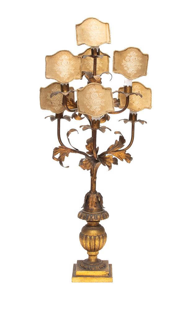 CANDELABRO IN METALLO DORATO, FINE XIX SECOLO