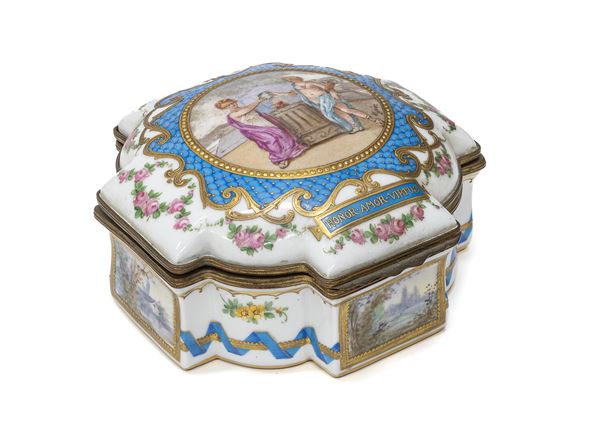 SCATOLA IN PORCELLANA, SEVRES