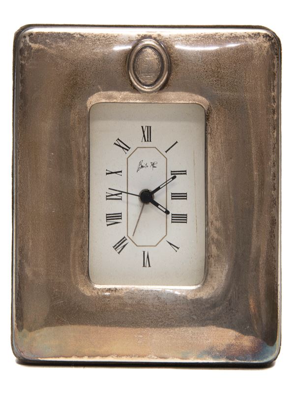 OROLOGIO DA TAVOLO CON ARGENTO, FIRENZE POST 1968