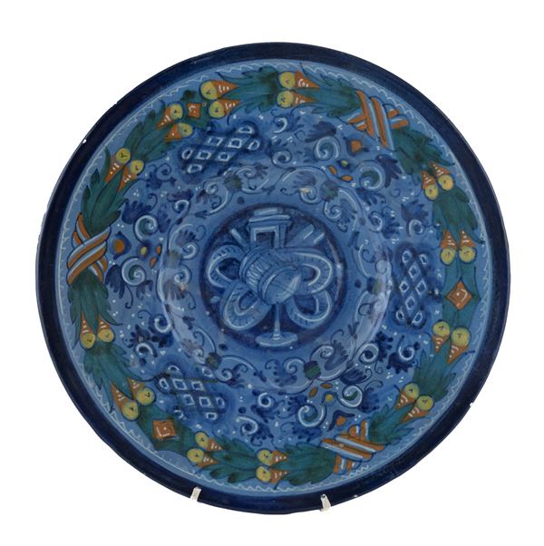 PIATTO IN MAIOLICA, FAENZA XVI SECOLO