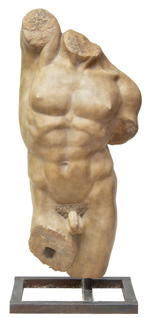 GRANDE TORSO IN MARMO BIANCO, XVII SECOLO