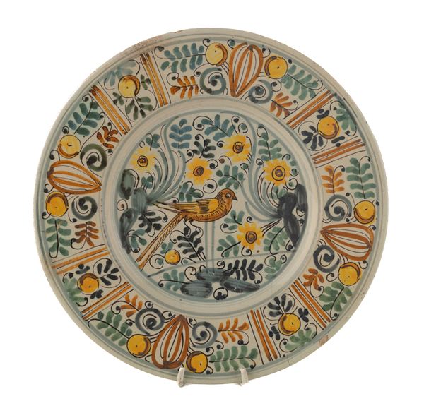 PIATTO IN MAIOLICA, PROBABILMENTE PAVIA FINE XVII SECOLO