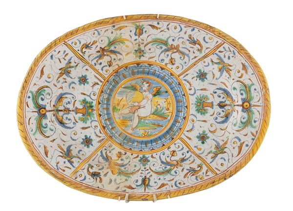 PIATTO OVALE IN MAIOLICA, DERUTA XVIII SECOLO