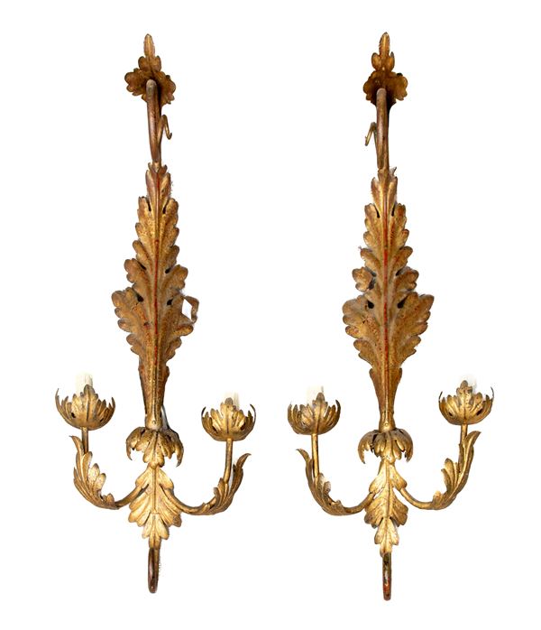 COPPIA DI APPLIQUES IN METALLO DORATO, XIX SECOLO