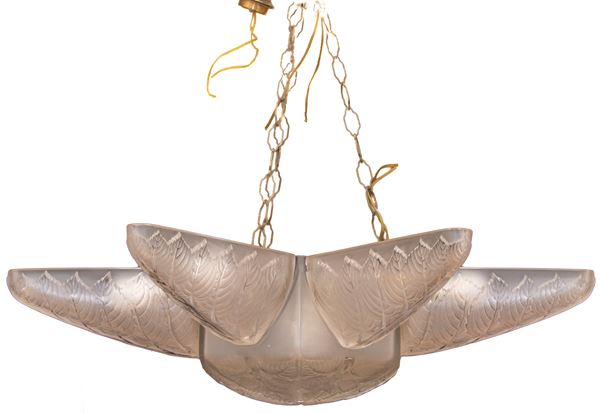 LAMPADARIO IN VETRO, RENÈ LALIQUE ANNI '30/'40  - Asta ASTA 292 - ASTA DI ARTE MODERNA E FOTOGRAFIA - Casa d'Aste Babuino