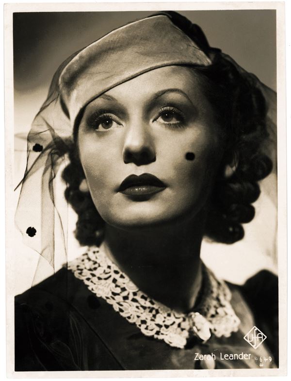 TRE FOTOGRAFIE DI SCENA CINEMA TEDESCO, 1937