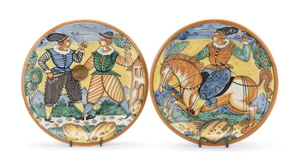 COPPIA DI PIATTI IN MAIOLICA, MONTELUPO XX SECOLO