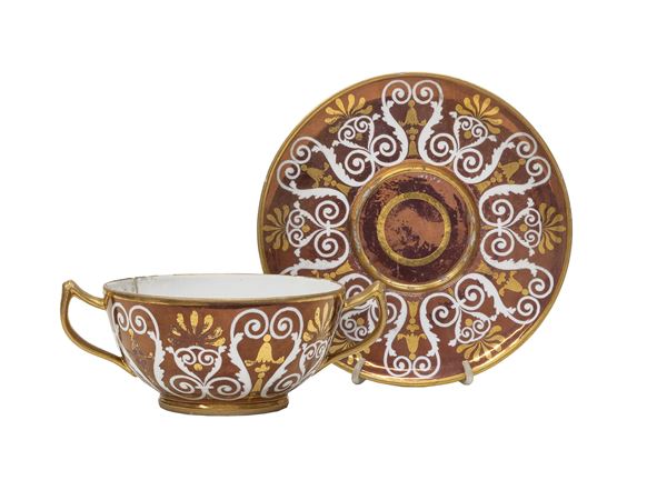 TAZZA E PIATTINO IN CERAMICA A LUSTRO