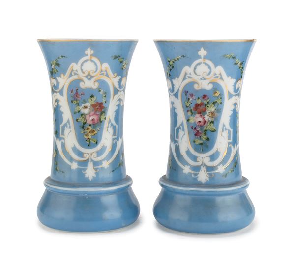 COPPIA DI VASI IN OPALINE, FINE XIX SECOLO
