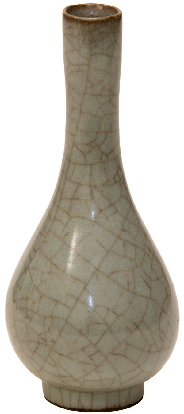 VASO IN CERAMICA CELADON, CINA XIX SECOLO