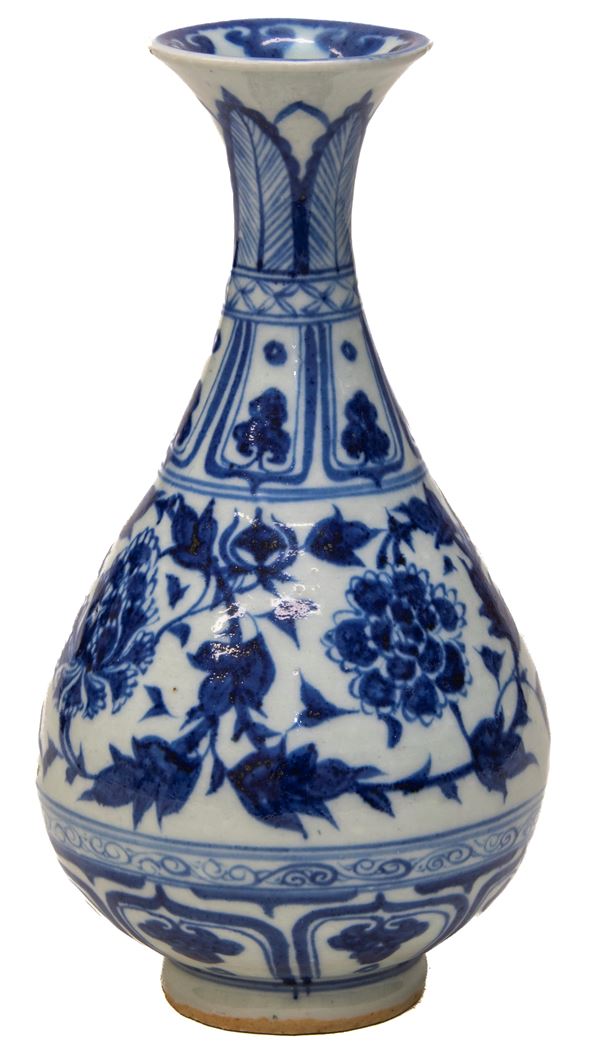 VASO IN PORCELLANA, CINA XX SECOLO