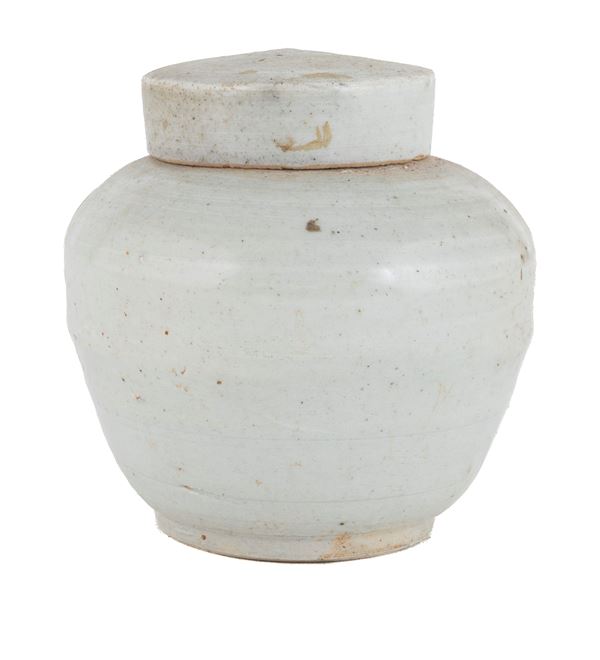 PICCOLA POTICHE IN CERAMICA, CINA XIX SECOLO